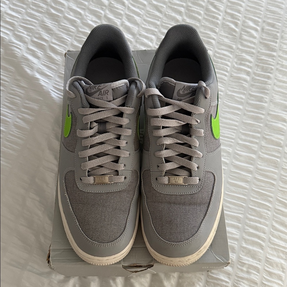 Nike Air Force 1 Wolf Gray / Action Green-White sz 11 in Original Box